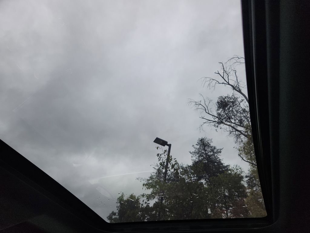 Used 2025 Land Rover Discovery S image 27