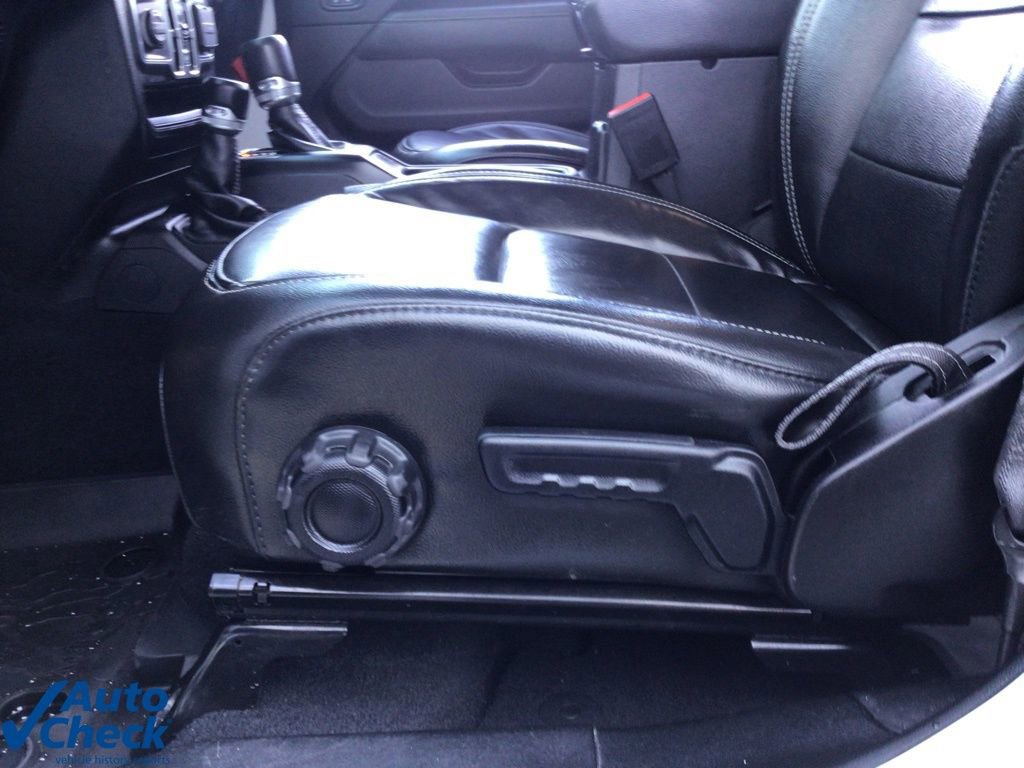 Used 2022 Jeep Wrangler Unlimited Sahara w/ Cold Weather Group image 9