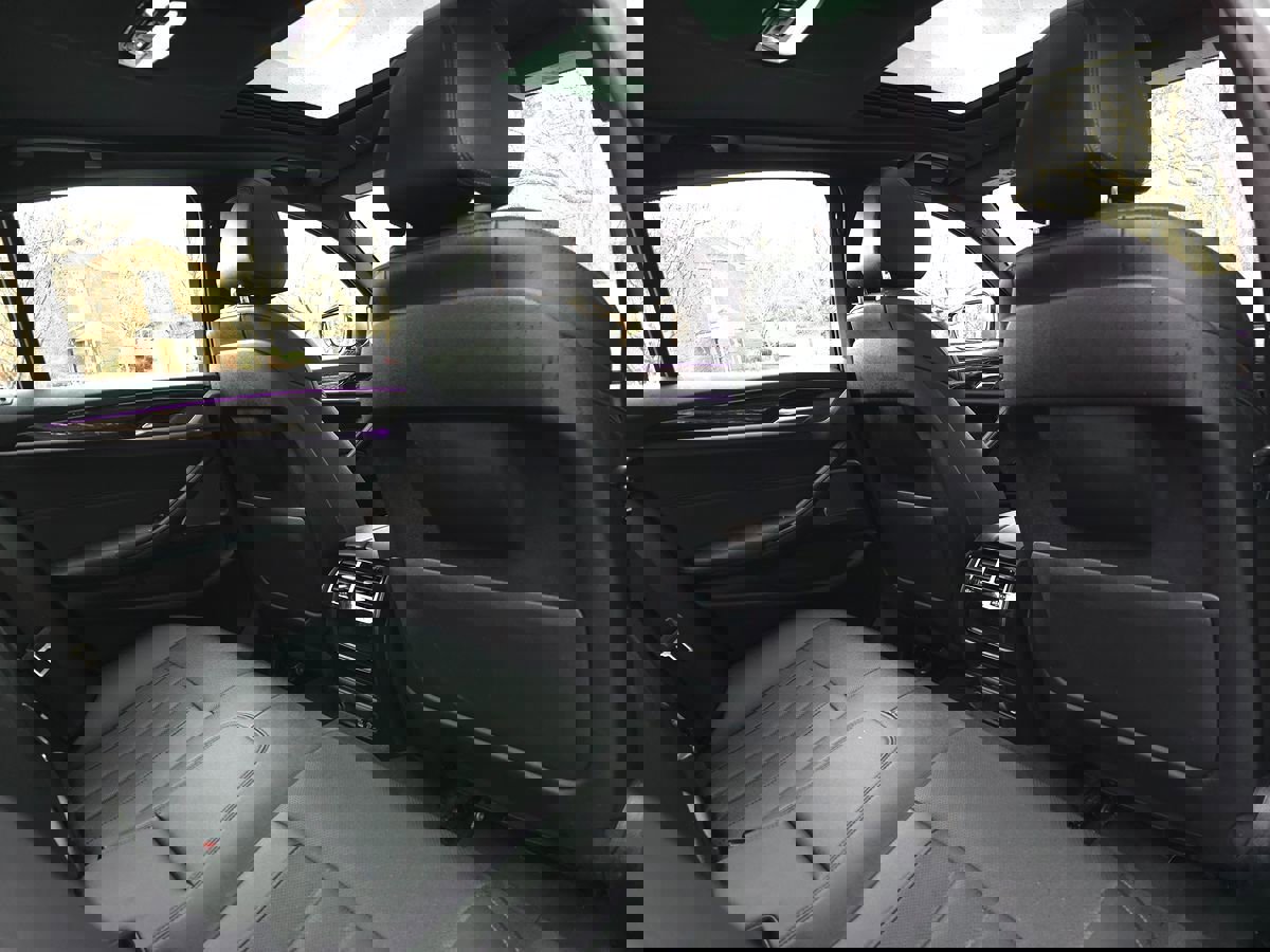 Used 2023 BMW 530e xDrive w/ Premium Package image 19