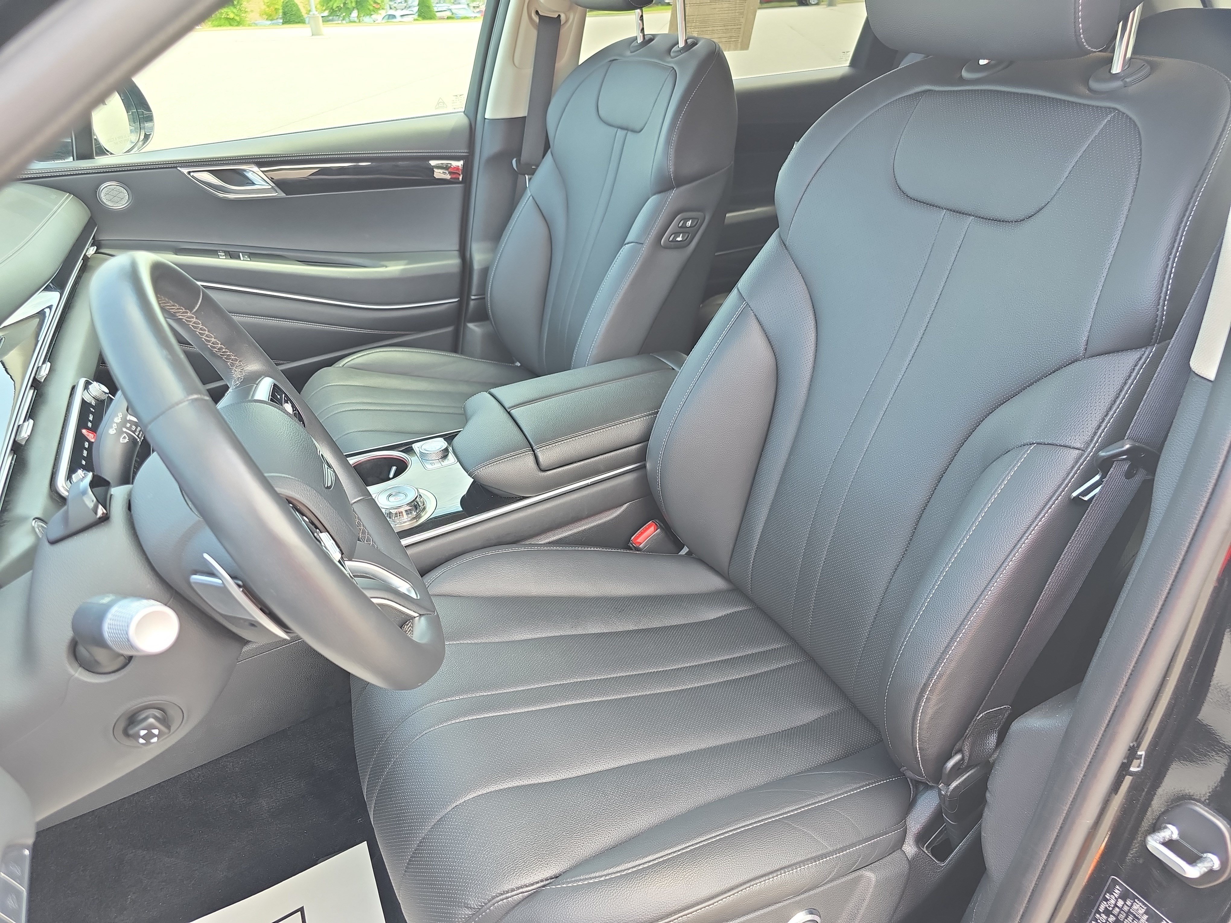 Used 2025 Genesis GV80 2.5T Standard AWD/4WD image 15