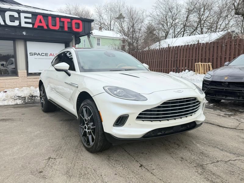 Used 2021 Aston Martin DBX image 3