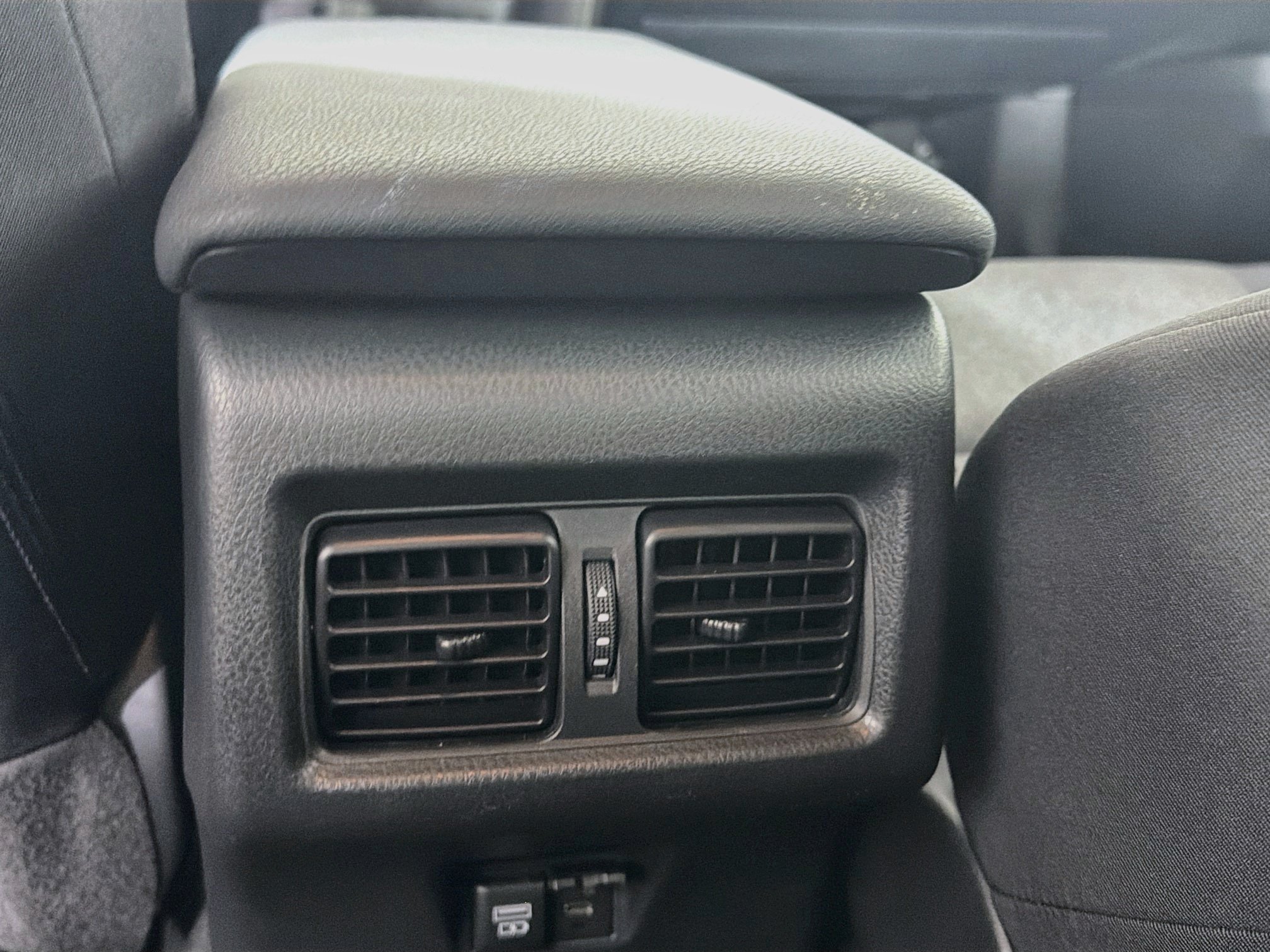 Used 2025 Toyota Camry LE FWD image 25