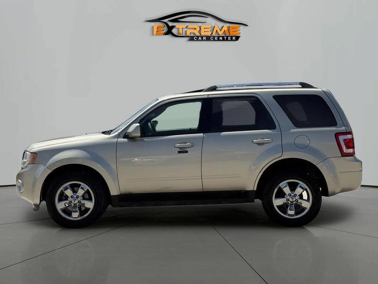 Used 2010 Ford Escape Limited AWD/4WD image 3