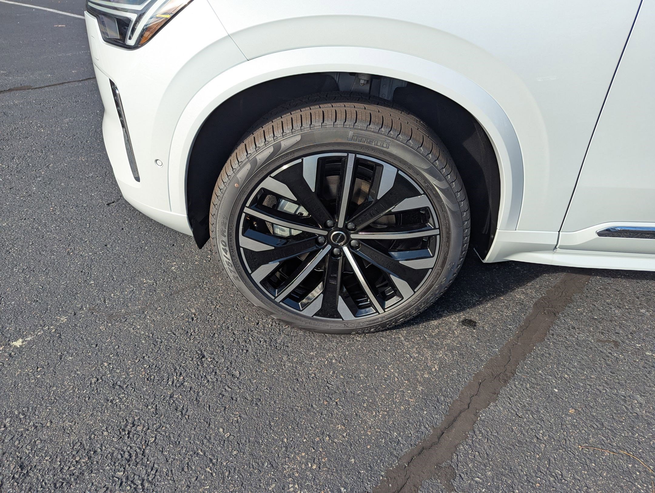 New 2026 Volvo XC90 B6 Ultra w/ Protection Package image 25