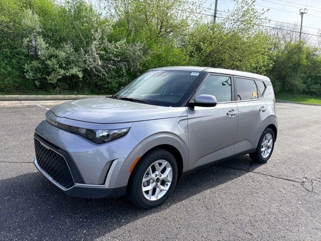 Used 2025 Kia Soul LX w/ LX Technology Package