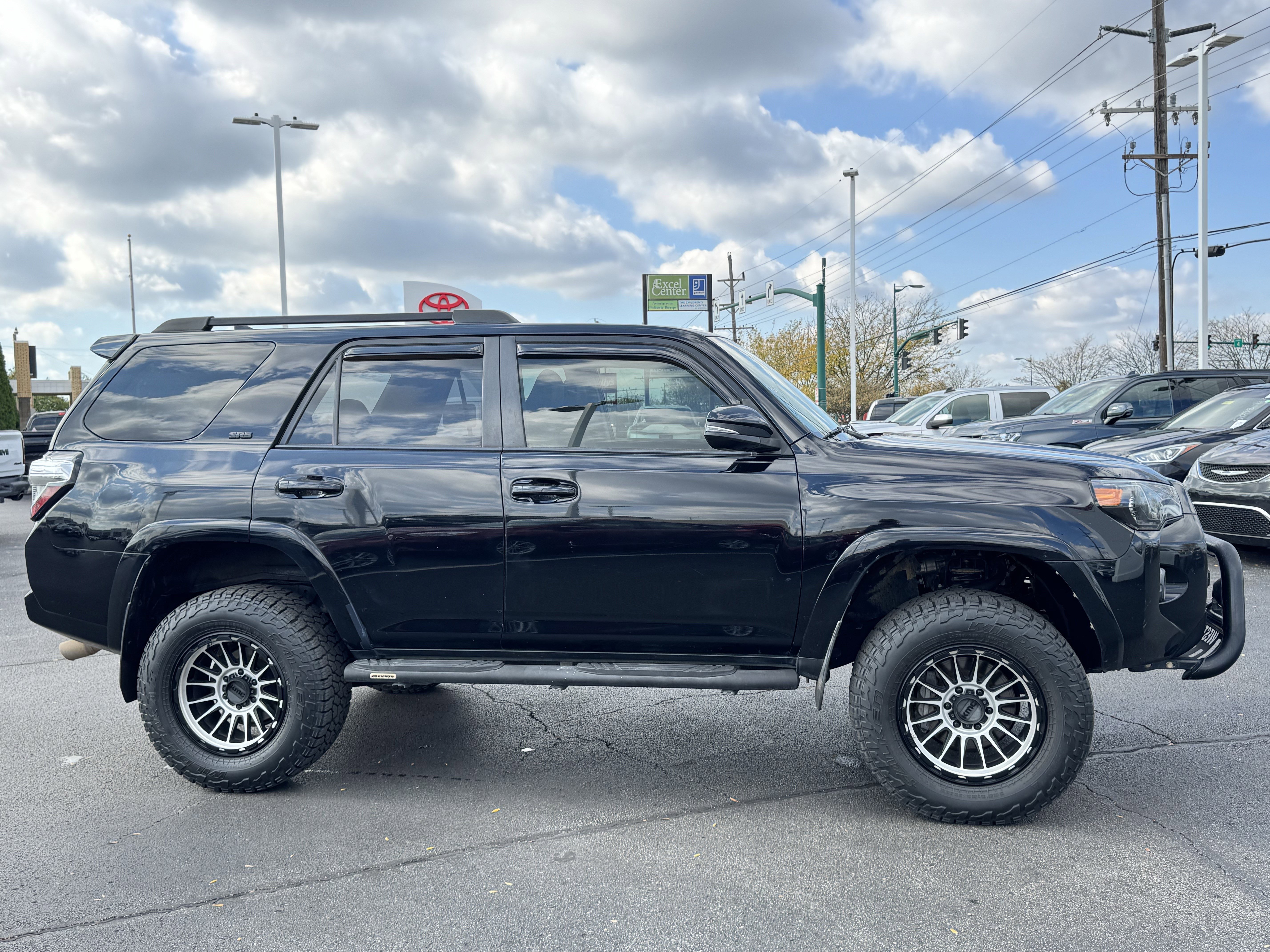 Used 2018 Toyota 4Runner SR5 Premium image 17