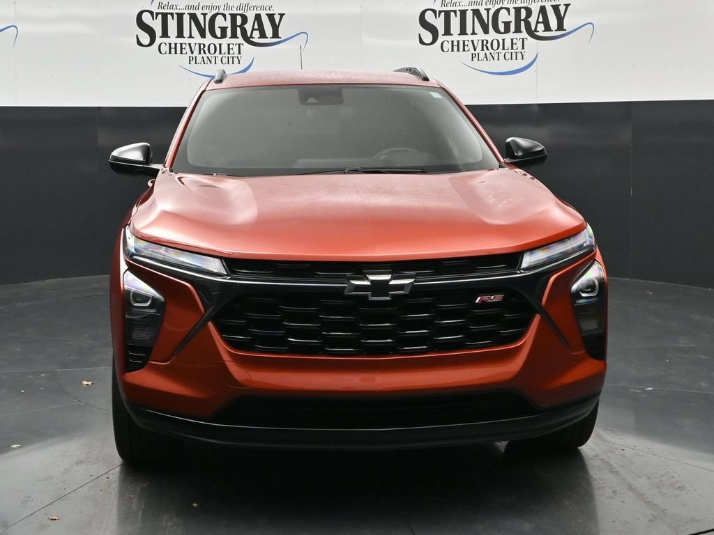 Used 2024 Chevrolet Trax RS w/ Driver Confidence Package FWD image 2