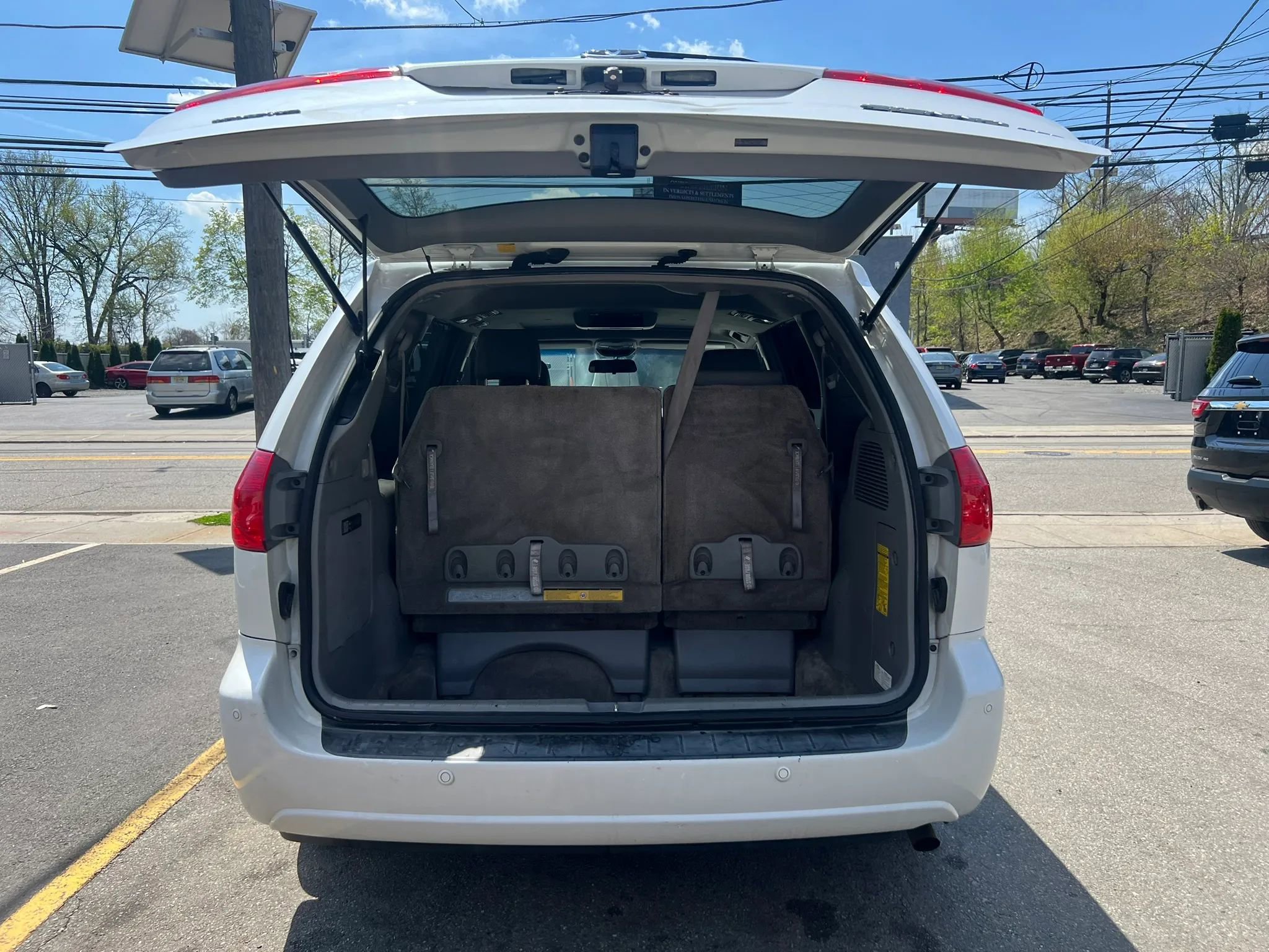 Used 2008 Toyota Sienna XLE Limited FWD image 9