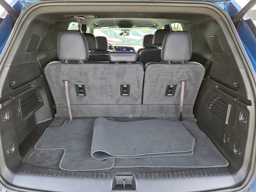 Used 2025 Chevrolet Traverse LT AWD/4WD image 18