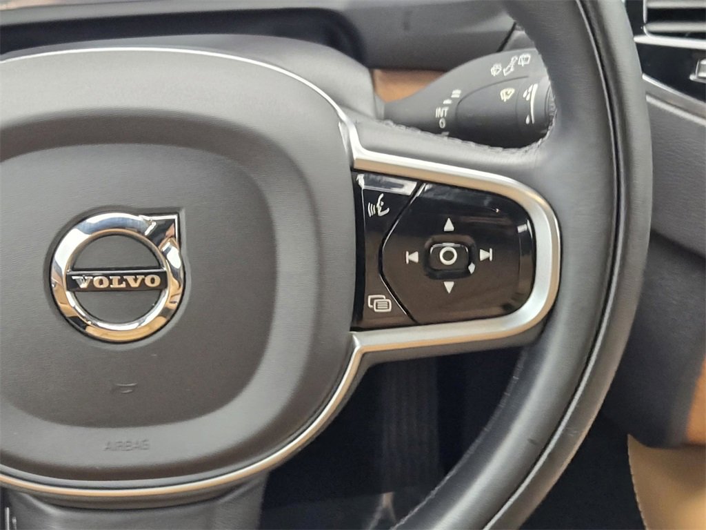 Used 2020 Volvo XC90 T8 Inscription image 16