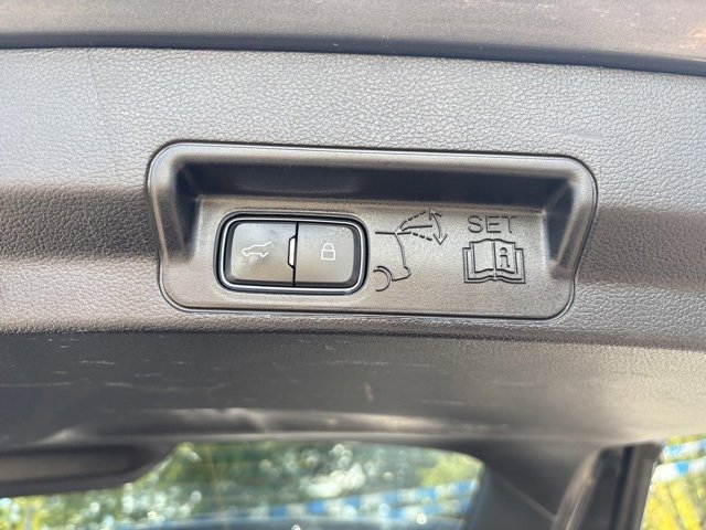 Used 2021 Ford Explorer Limited image 24