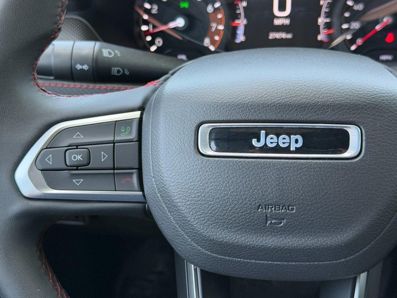 Used 2025 Jeep Compass Trailhawk AWD/4WD image 26