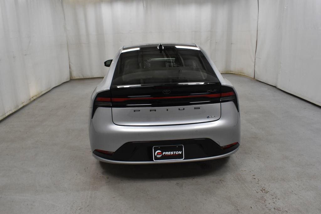 Used 2024 Toyota Prius XLE image 6