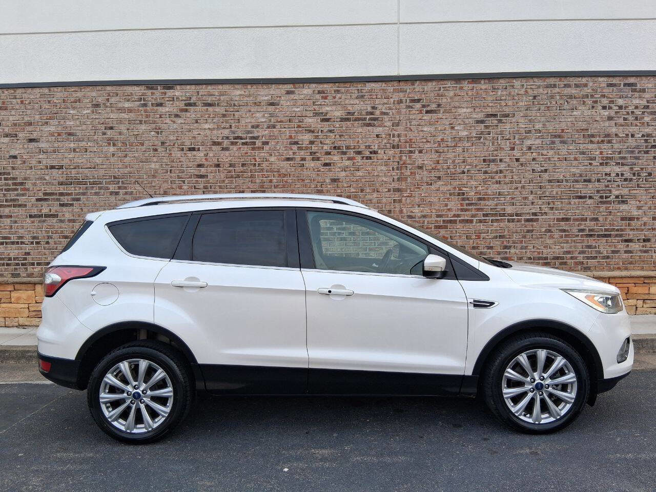 Used 2017 Ford Escape Titanium image 6