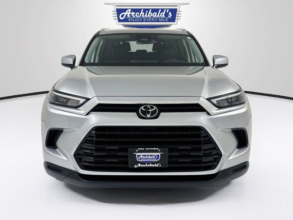 Used 2024 Toyota Grand Highlander AWD image 2