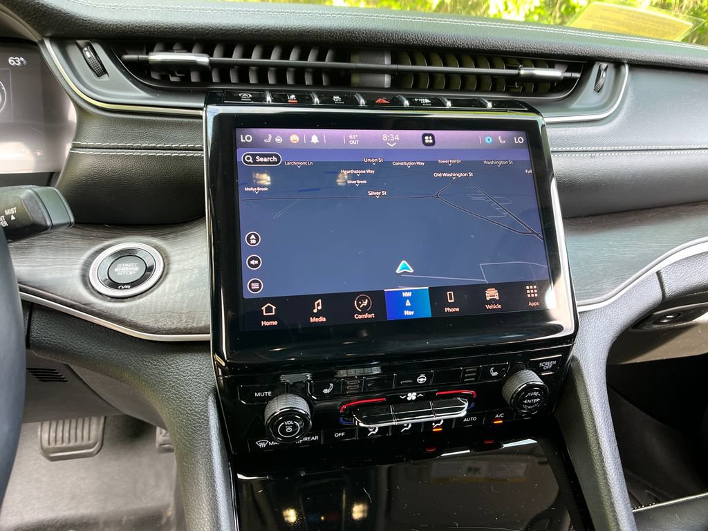 Used 2021 Jeep Grand Cherokee L Limited AWD/4WD image 16