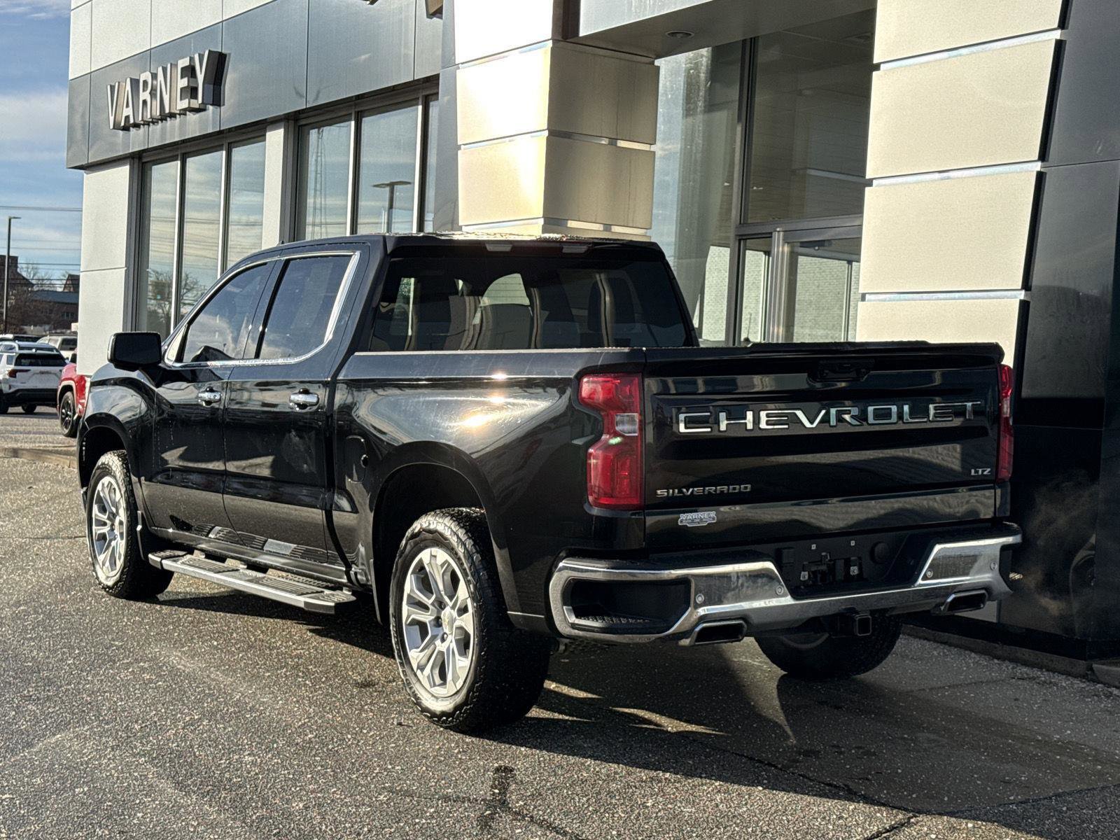 Used 2023 Chevrolet Silverado 1500 LTZ w/ Z71 Off-Road Package image 4