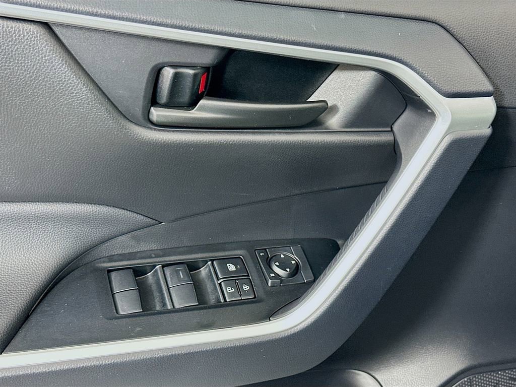 Used 2025 Toyota RAV4 LE image 18