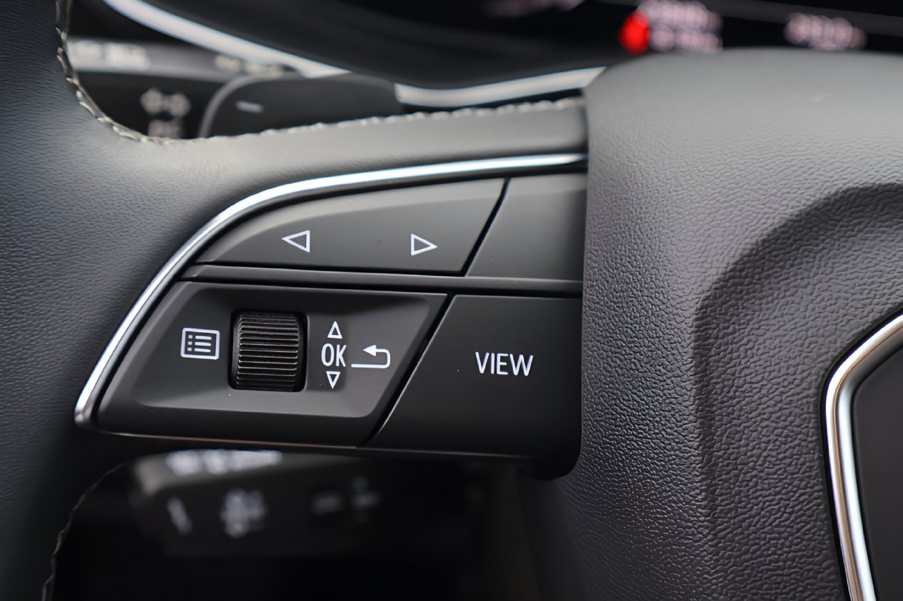 Used 2023 Audi Q8 Premium w/ Convenience Package AWD/4WD image 19