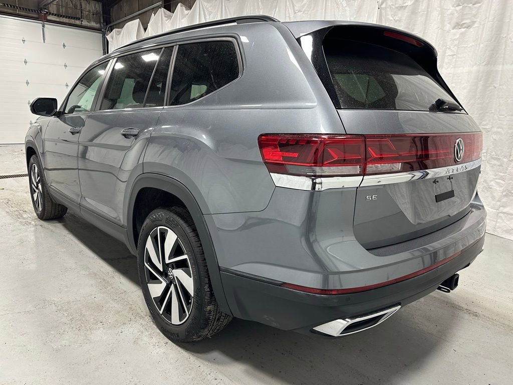 Used 2025 Volkswagen Atlas SE image 7