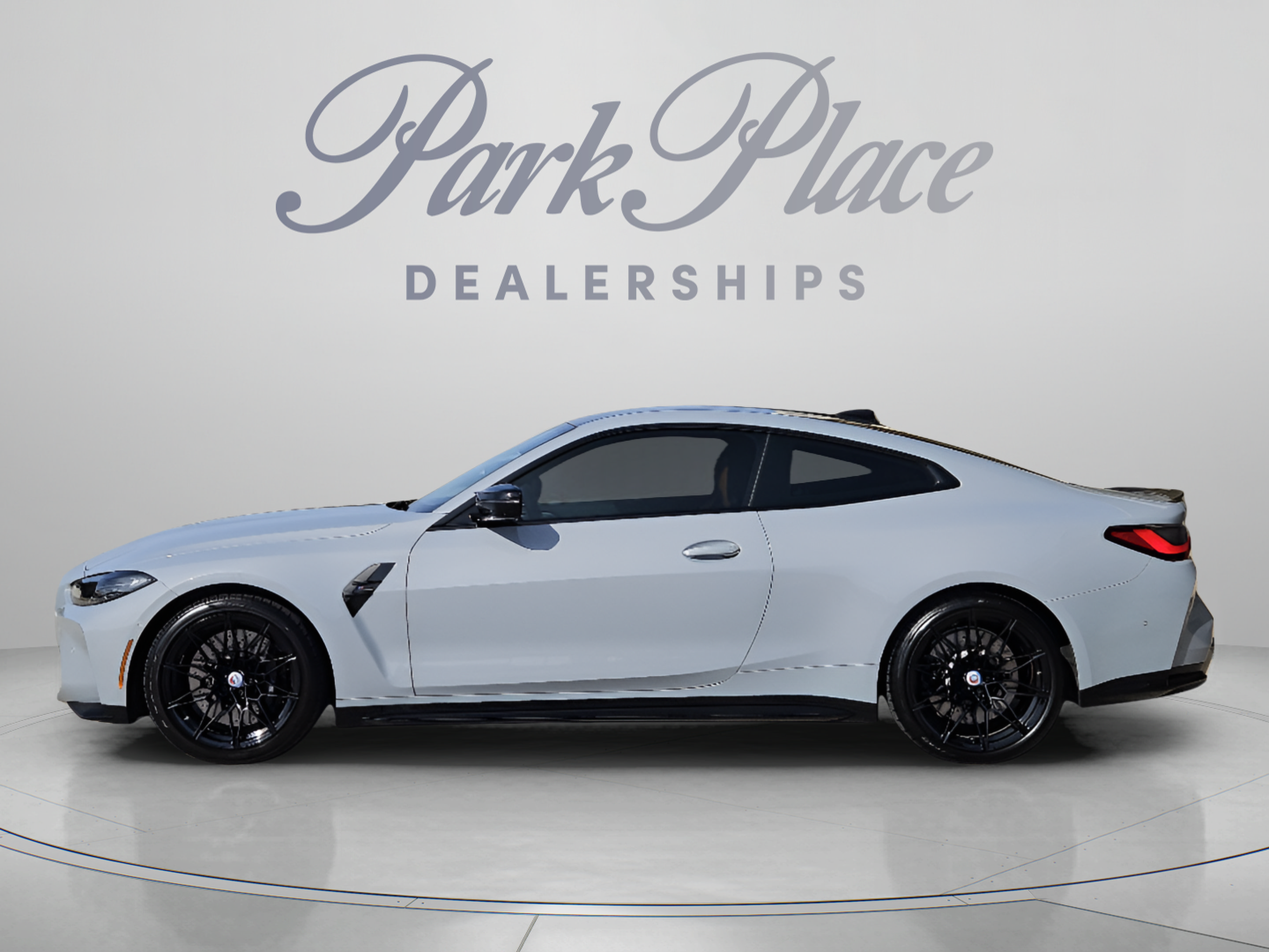 Used 2023 BMW M4 Competition RWD image 2
