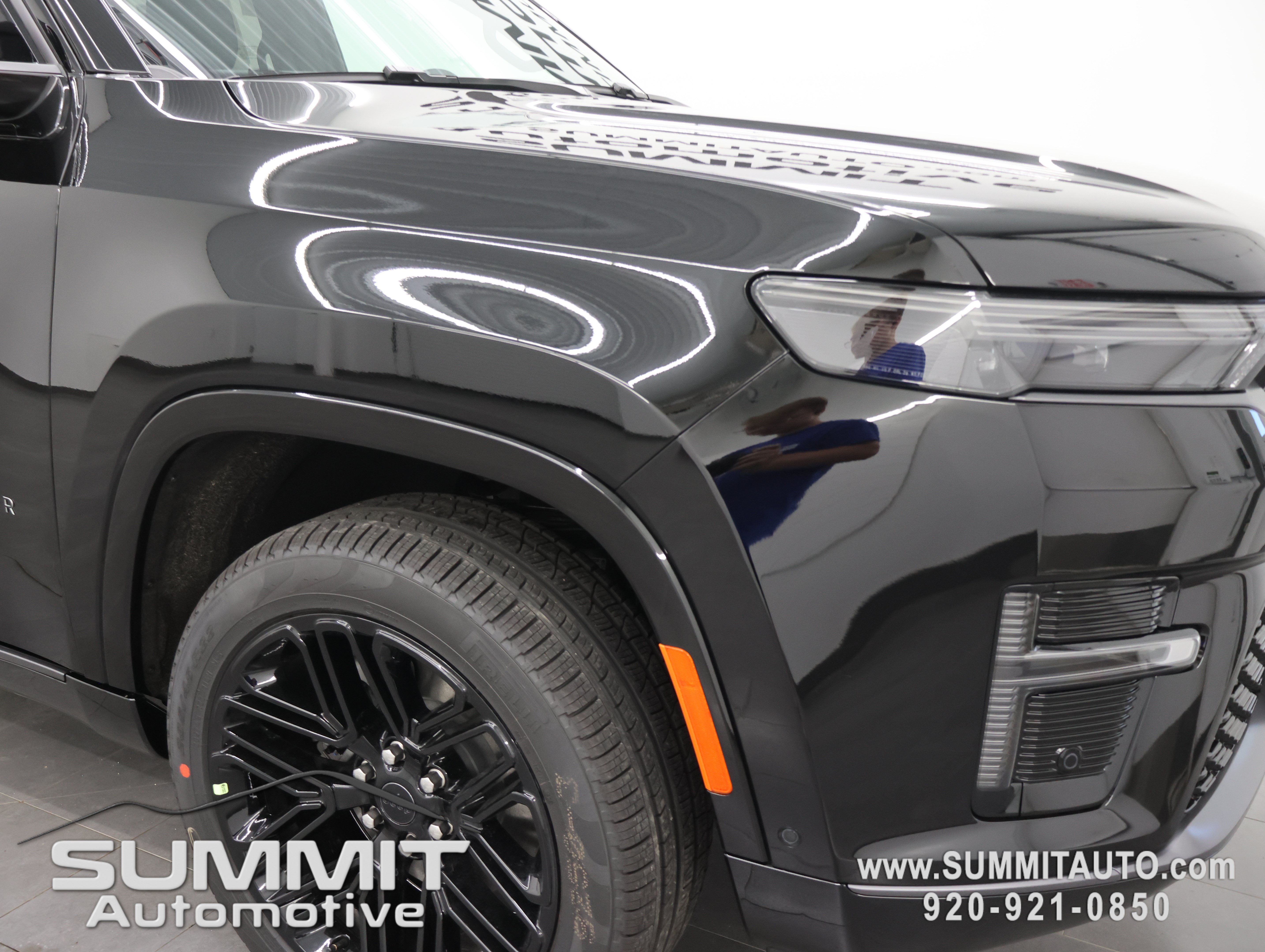 New 2026 Jeep Grand Wagoneer L Limited AWD/4WD image 28