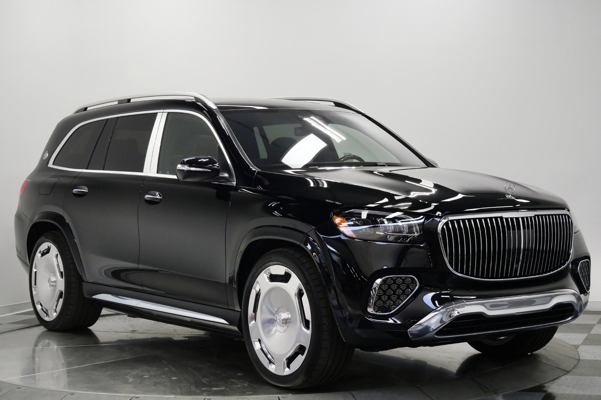 Used 2025 Mercedes-Benz Maybach GLS 600 4MATIC image 3