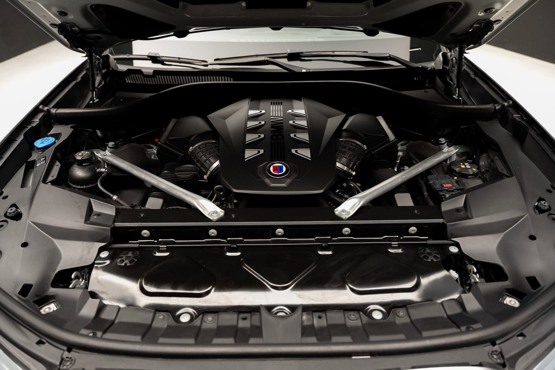 Used 2024 BMW ALPINA XB7 AWD/4WD image 83
