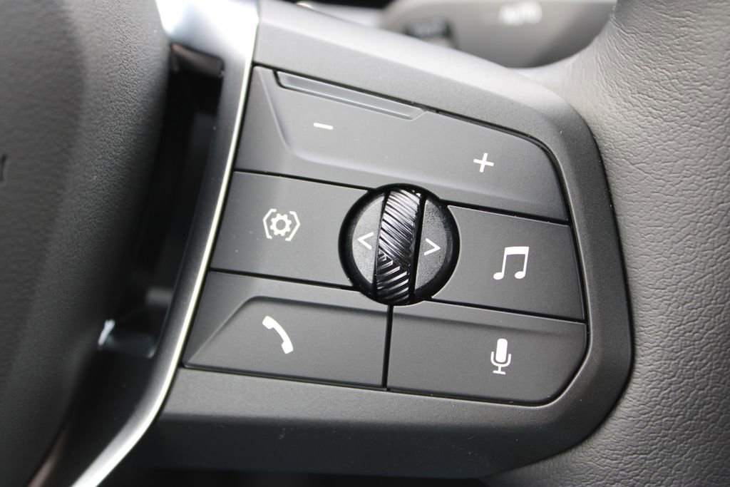 New 2026 BMW X2 xDrive28i image 32