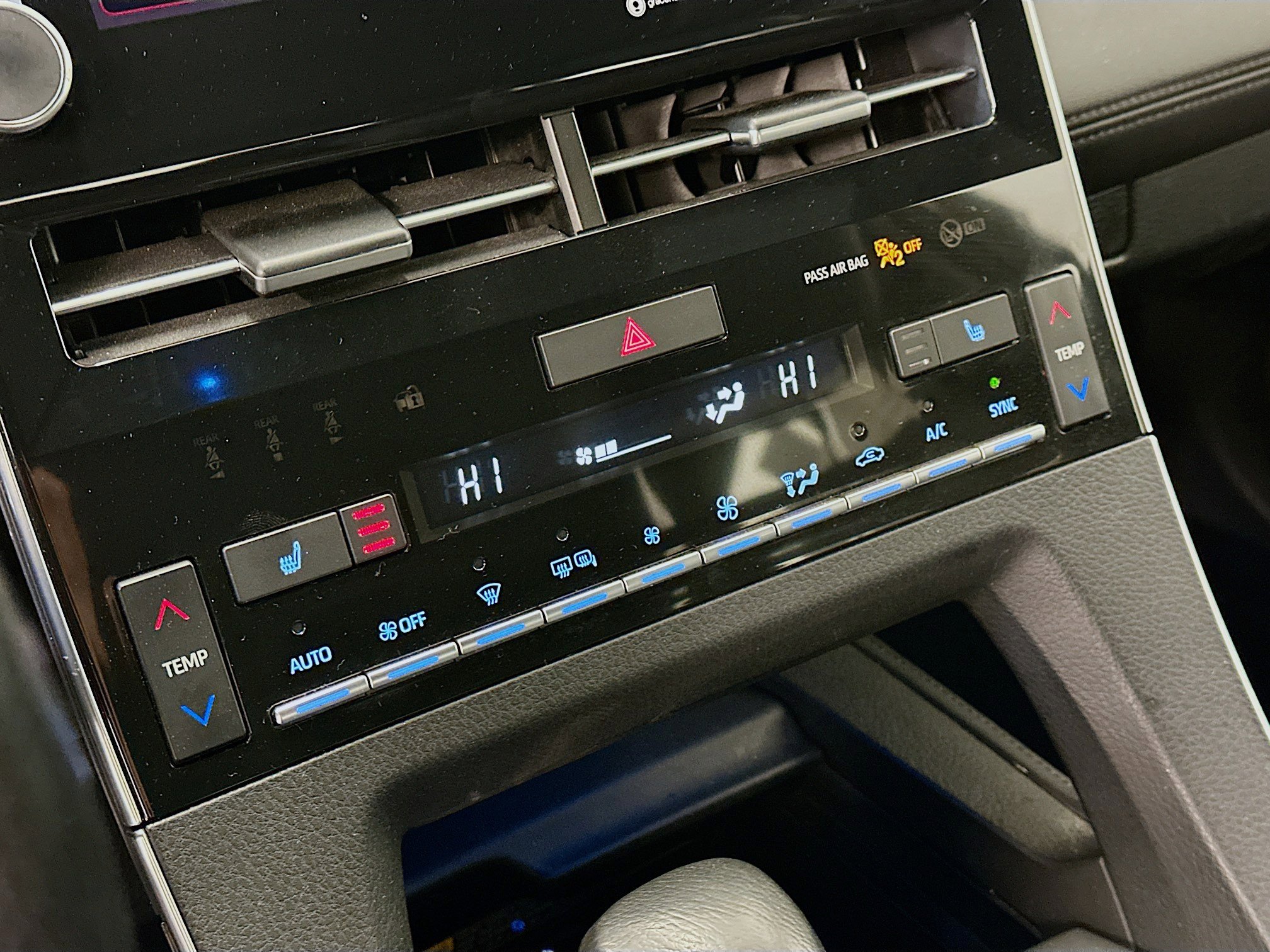 Used 2019 Toyota Avalon XLE image 24