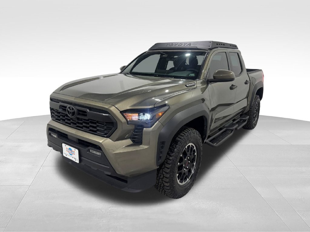 Used 2025 Toyota Tacoma TRD Off-Road AWD/4WD image 32