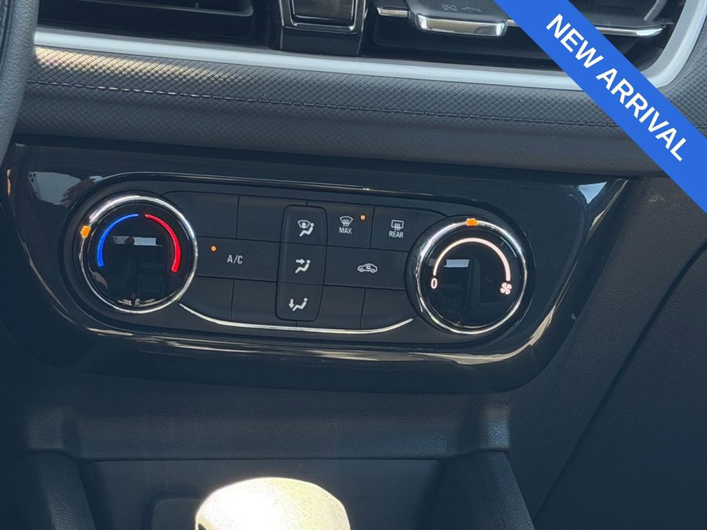 Used 2025 Chevrolet TrailBlazer LT AWD/4WD image 23