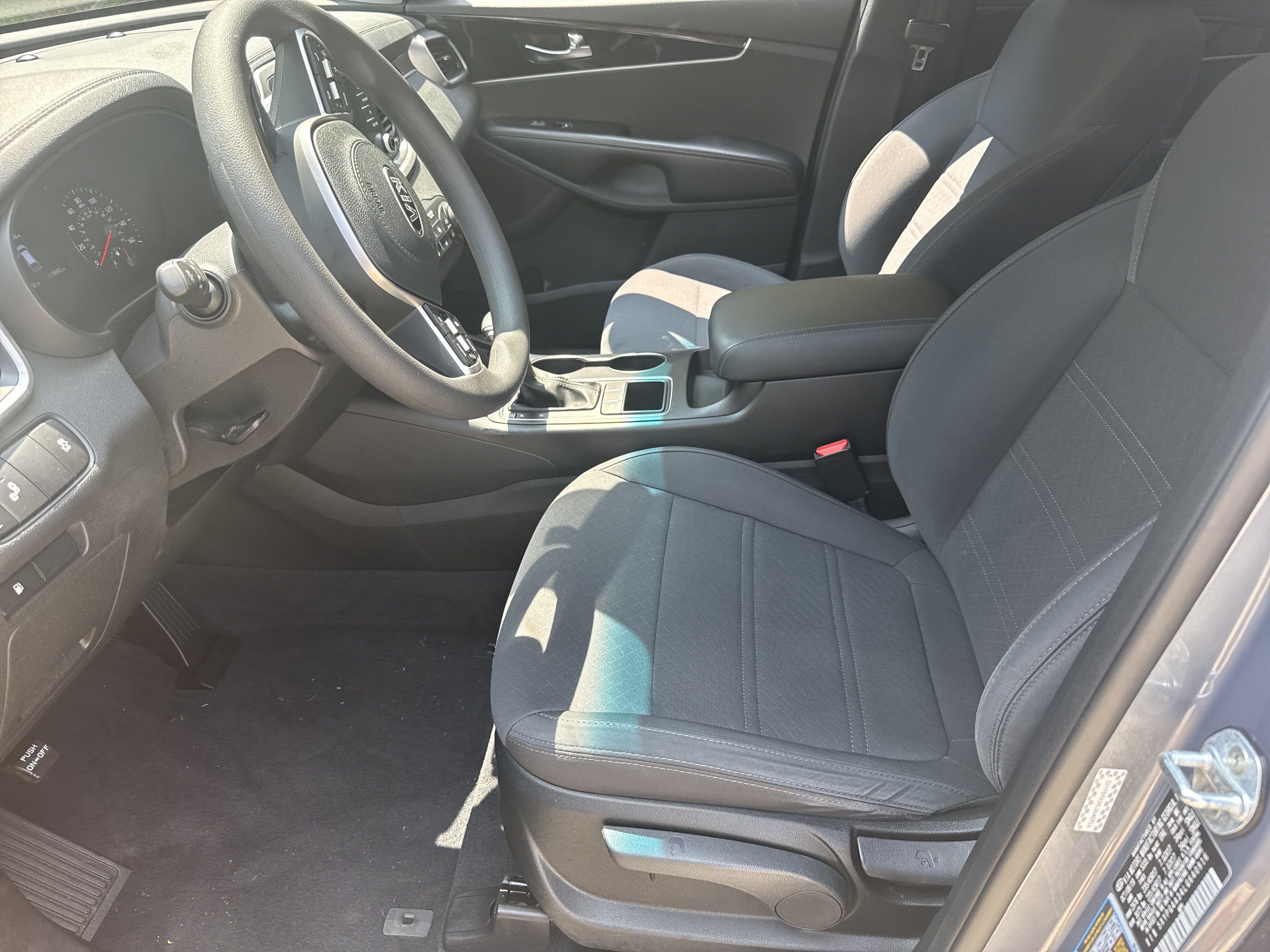 Used 2020 Kia Sorento LX FWD image 9