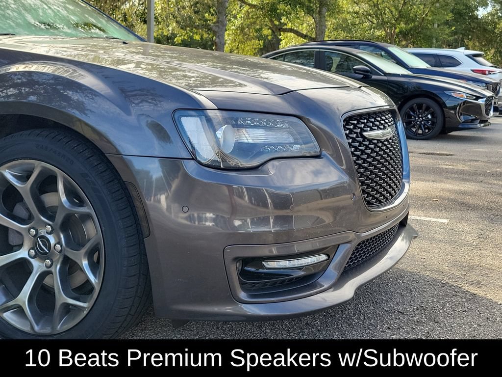 Used 2018 Chrysler 300 S w/ 300S Premium Group RWD image 6