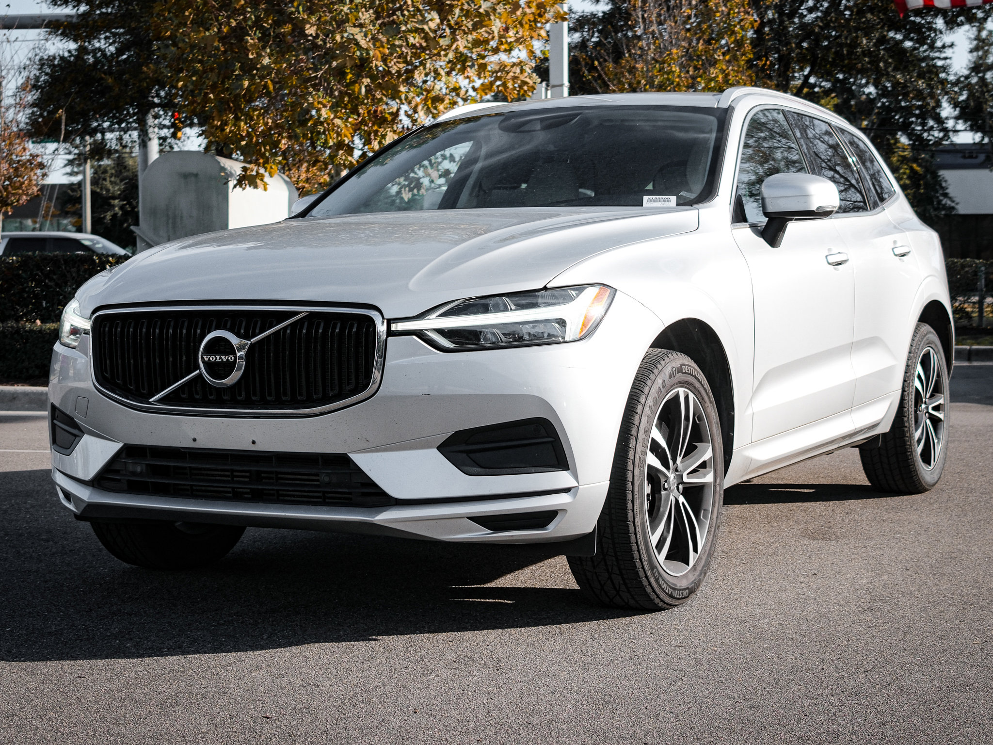 Used 2020 Volvo XC60 T6 Momentum image 5