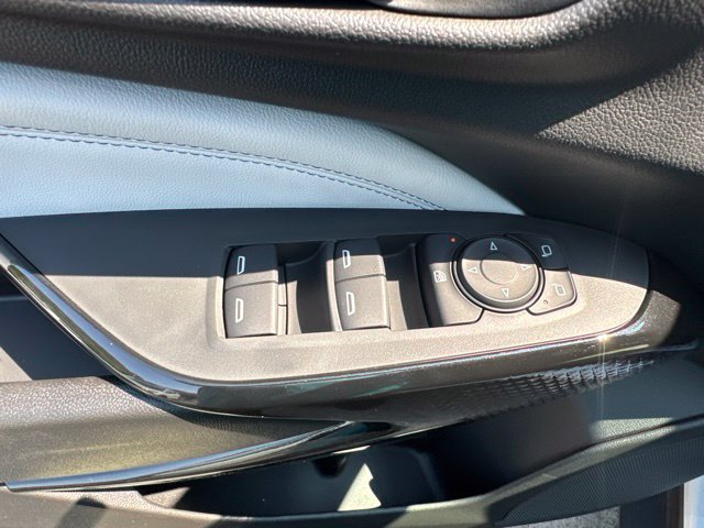 New 2026 Chevrolet Trax LT w/ Sunroof Package FWD image 9