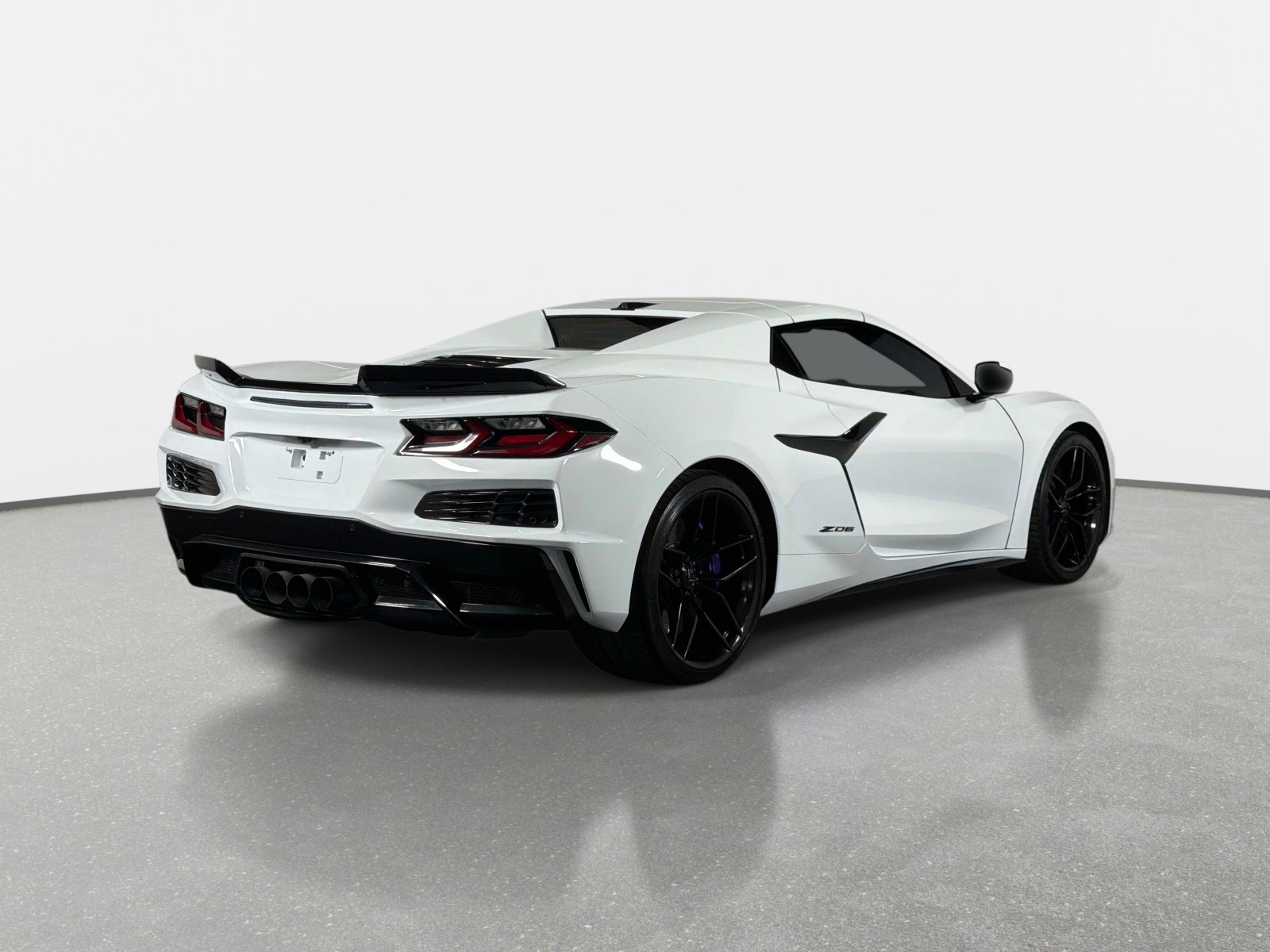 Used 2025 Chevrolet Corvette Z06 RWD image 3