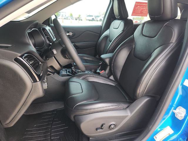 Used 2020 Jeep Cherokee Latitude Plus FWD image 12