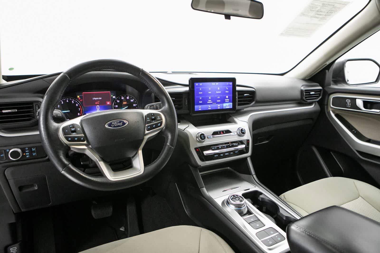 Used 2023 Ford Explorer XLT RWD image 13
