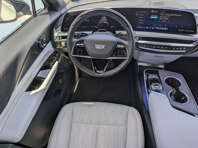 Used 2025 Cadillac Lyriq Luxury RWD image 17