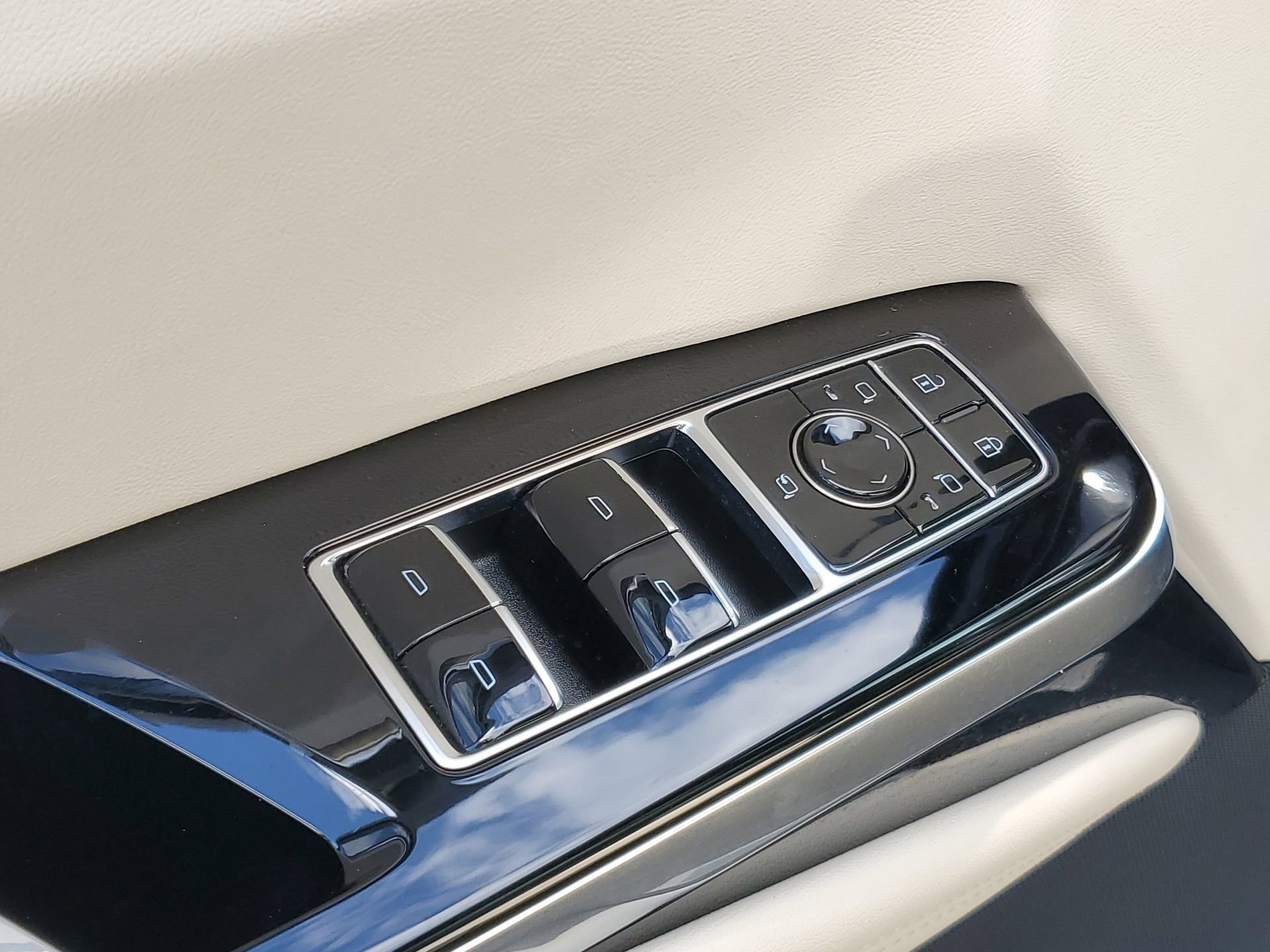 Used 2025 Cadillac Escalade Sport w/ Touring Package image 20