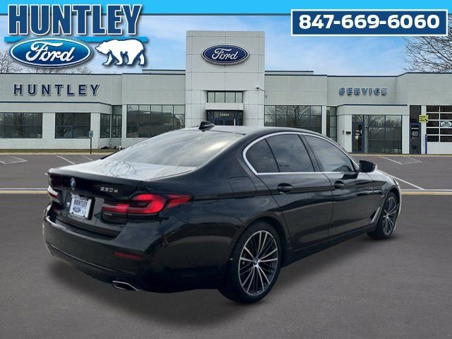 Used 2023 BMW 530e xDrive w/ Premium Package image 4