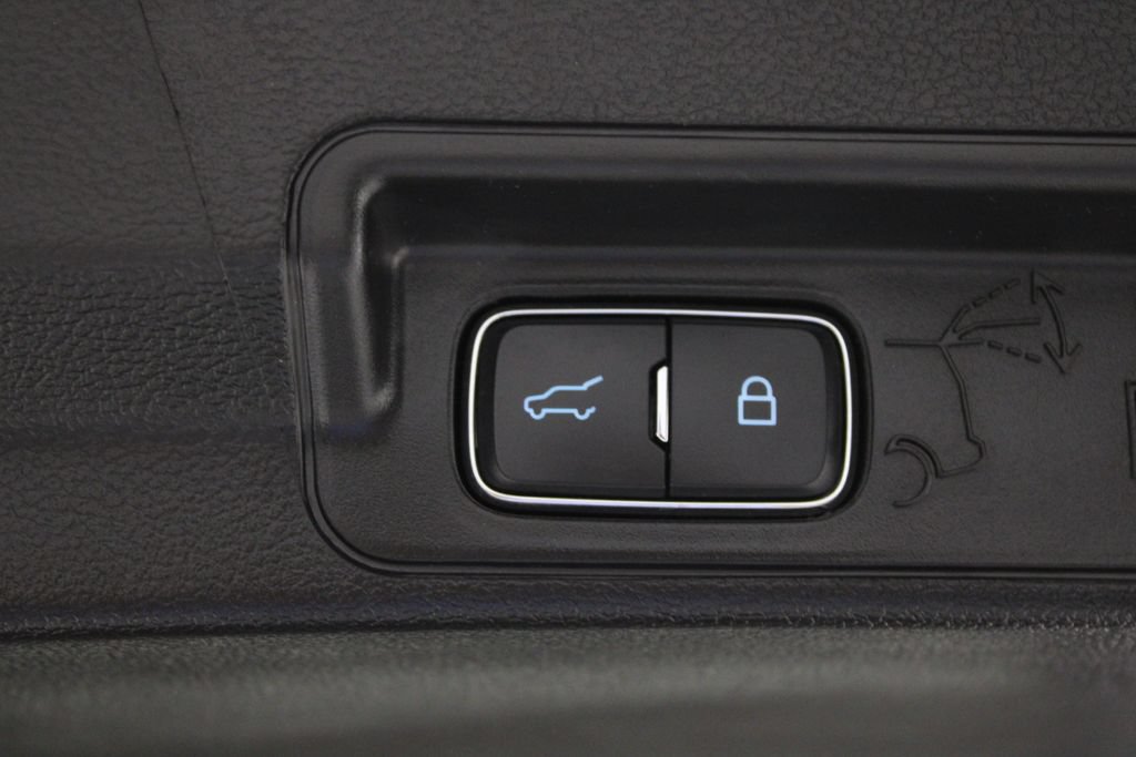 Used 2024 Ford Explorer Limited w/ Limited Technology Package RWD image 17
