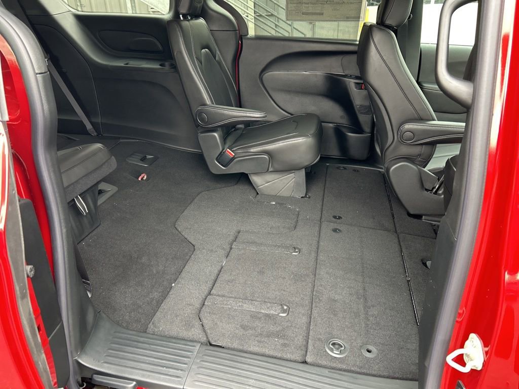 New 2026 Chrysler Pacifica Select image 40