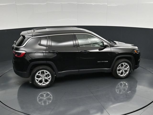 Certified 2024 Jeep Compass Latitude AWD/4WD image 46