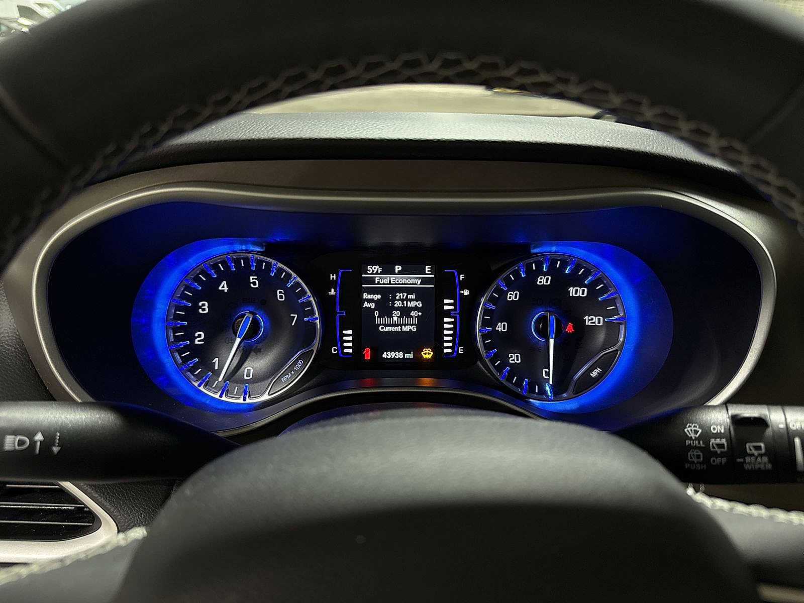 Used 2022 Chrysler Voyager LX image 31