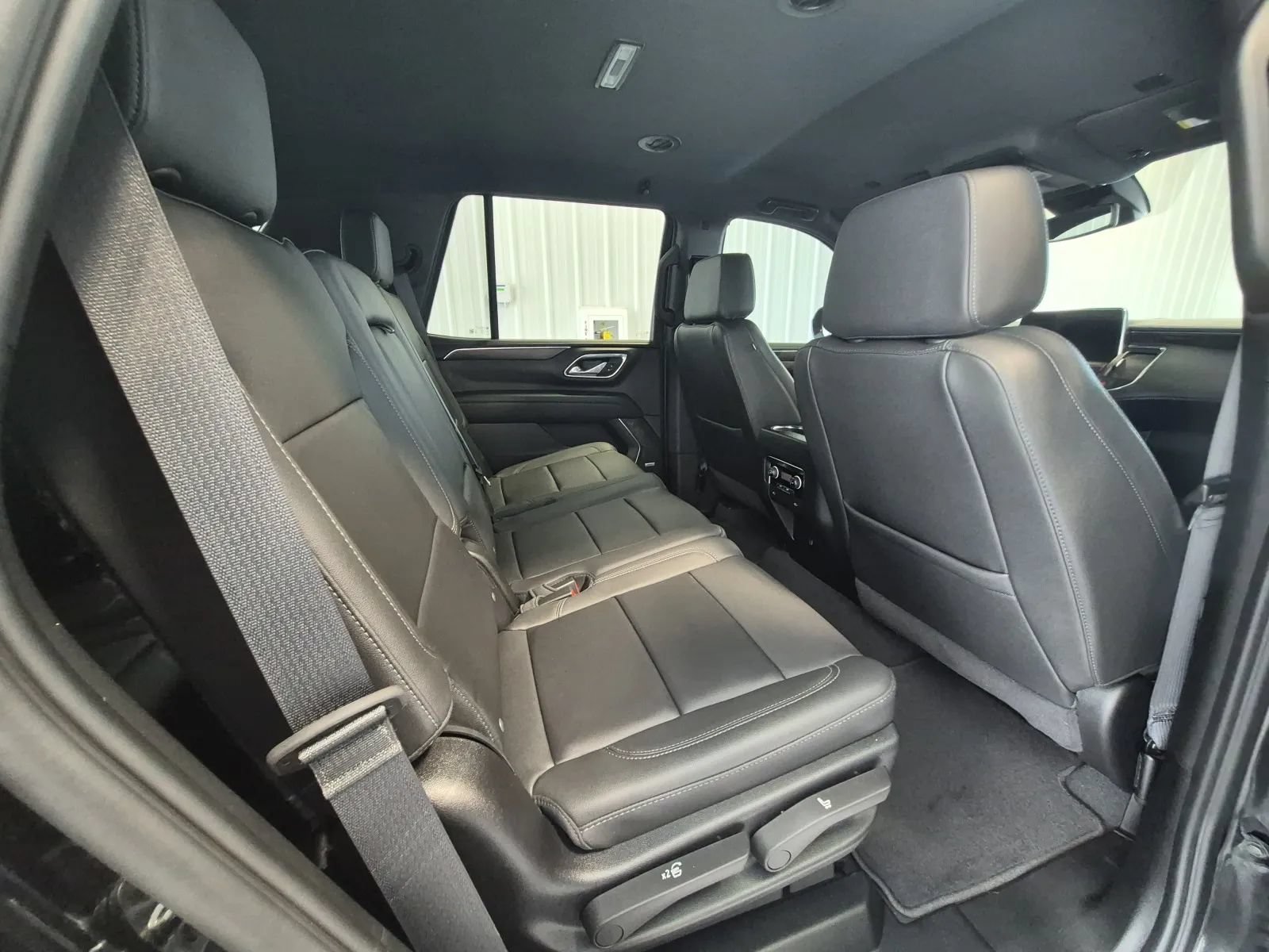 Used 2024 Chevrolet Tahoe Z71 AWD/4WD image 21