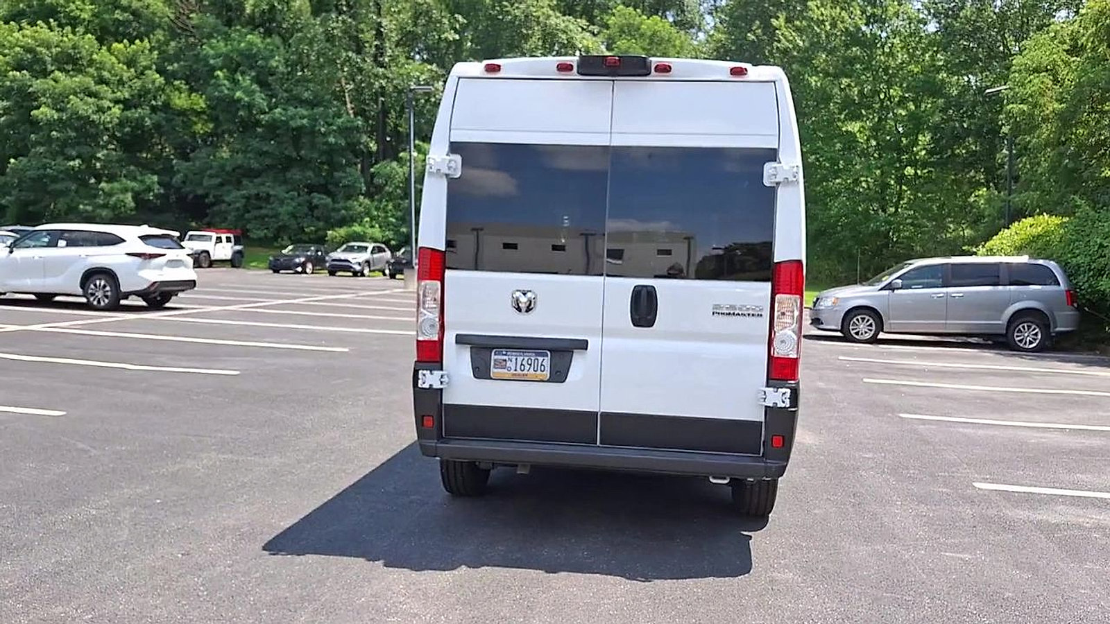 Used 2024 RAM ProMaster 2500 w/ Convenience Group FWD image 8