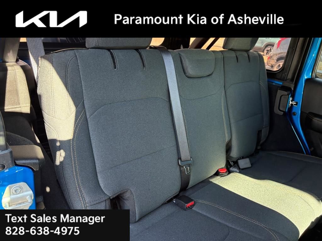 Used 2024 Jeep Wrangler Sahara image 21