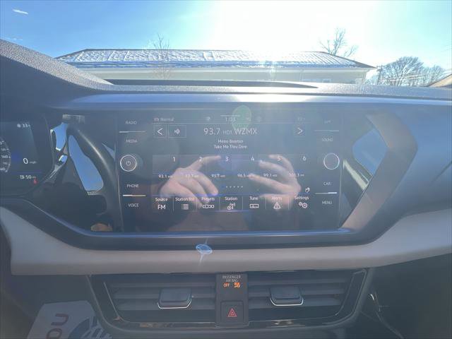 Certified 2022 Volkswagen Taos SE image 16
